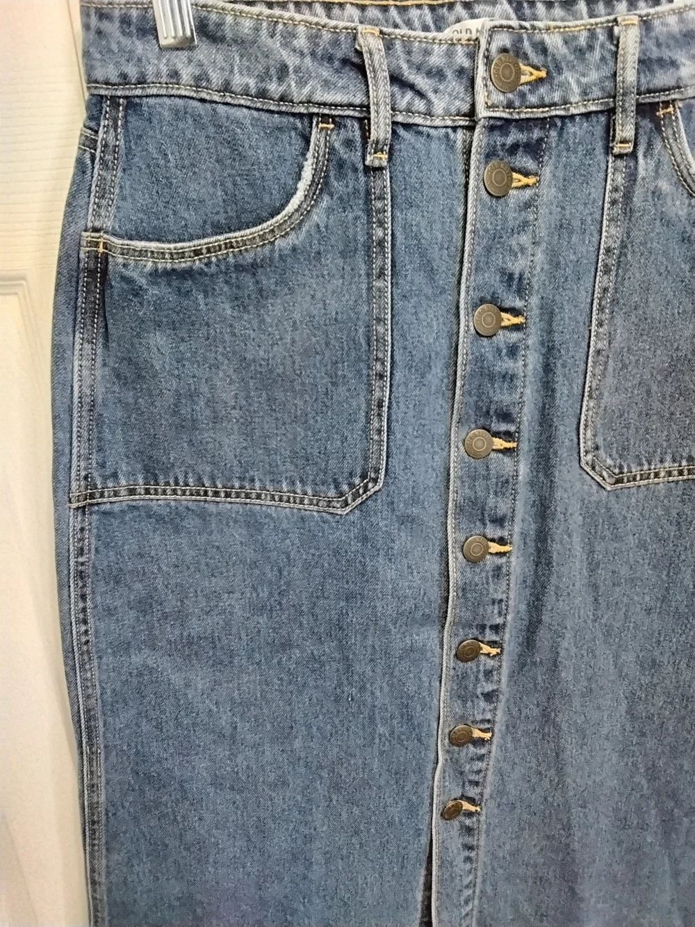 Old Navy Blue Denim Button-Front Skirt - Picture 4 of 10